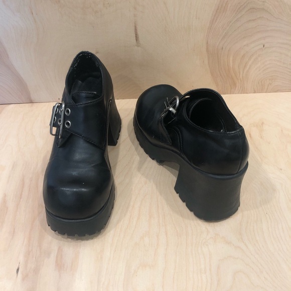 SOLD Y2K Chunky Schoolgirl Goth Platform Shoes - Picture 4 of 5